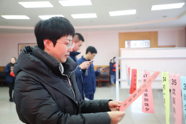 我們的節(jié)日·春節(jié) ▏集團(tuán)開展“金蛇狂舞·新春送?！毕盗谢顒?/></p>
                    <p class=
